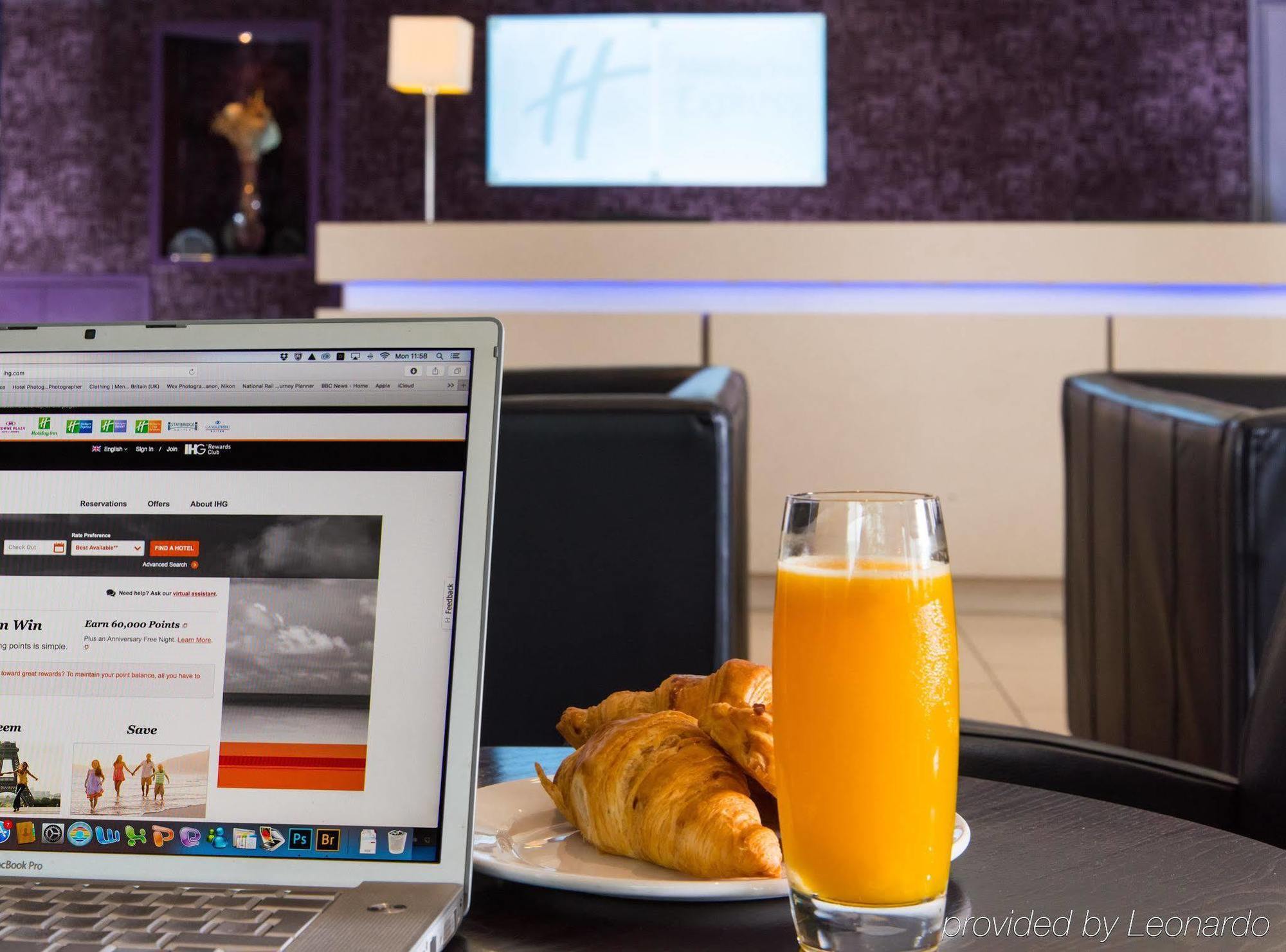 Holiday Inn Express Stoke-On-Trent By Ihg Eksteriør bilde